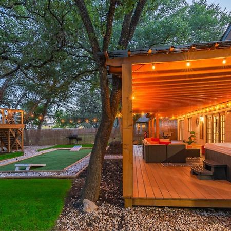 Luxurious Home With Hot Tub & Tree Deck By 6Flags San Antonio Exterior foto