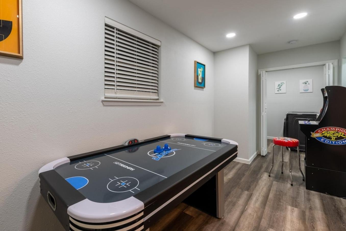 Luxurious Home With Hot Tub & Tree Deck By 6Flags San Antonio Exterior foto