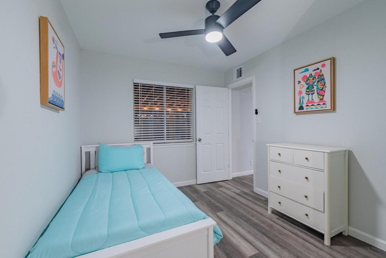 Luxurious Home With Hot Tub & Tree Deck By 6Flags San Antonio Exterior foto