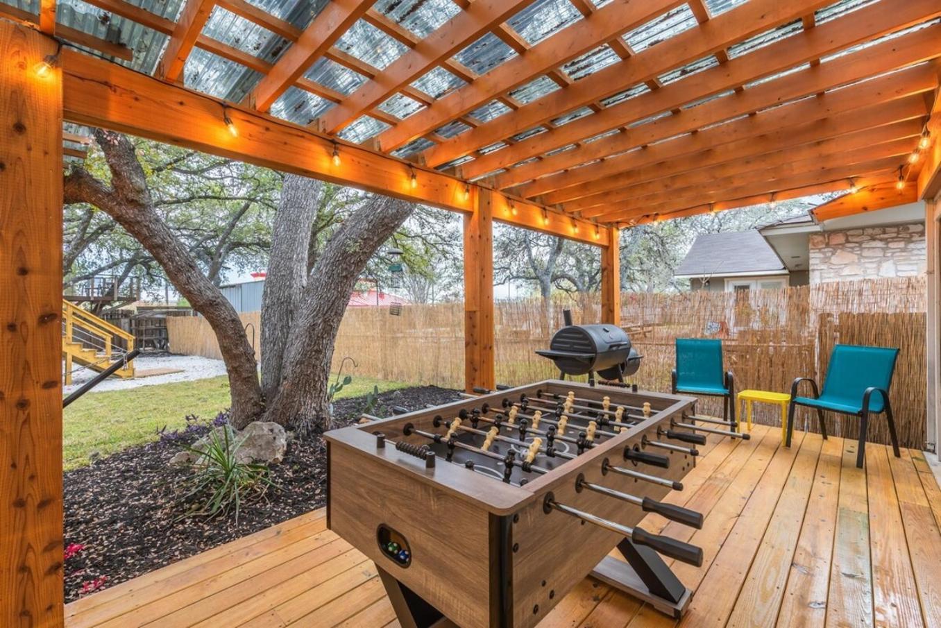 Luxurious Home With Hot Tub & Tree Deck By 6Flags San Antonio Exterior foto
